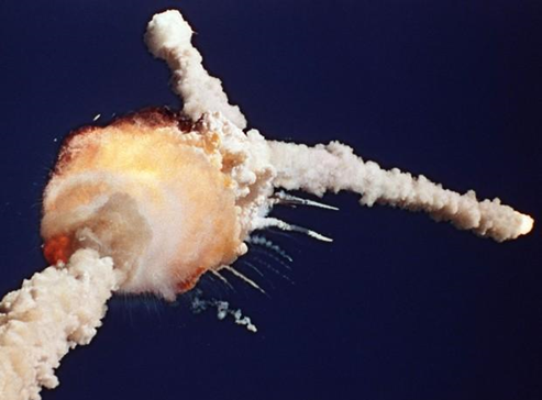 explosão de ônibus espacial