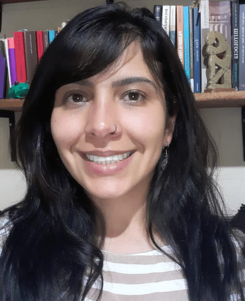 A professora Débora Priscila de Oliveira