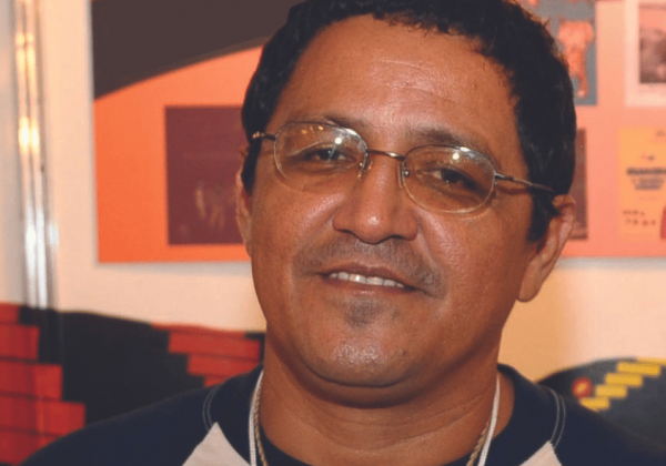 o autor indígena Ely Macuxi